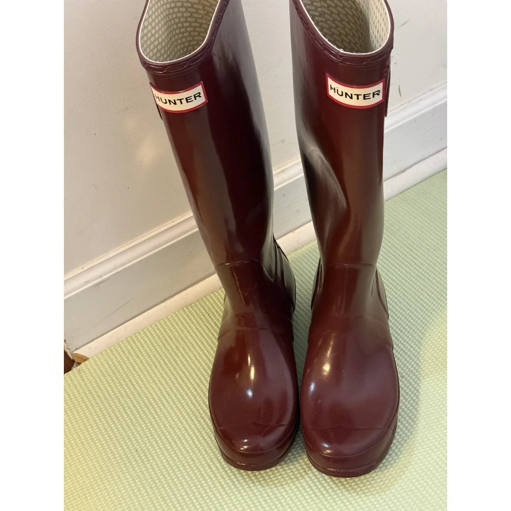 Hunter Burgundy Red  Tall Rubber  Rain Boots Women's Size 8 Outdoors